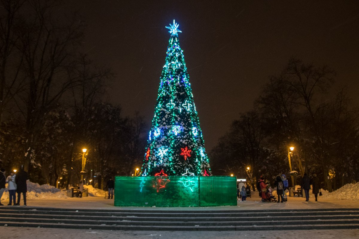 Сияющие красавицы создают праздничную атмосферу во всех уголках столицы Сияющие красавицы создают праздничную атмосферу во всех уголках столицы