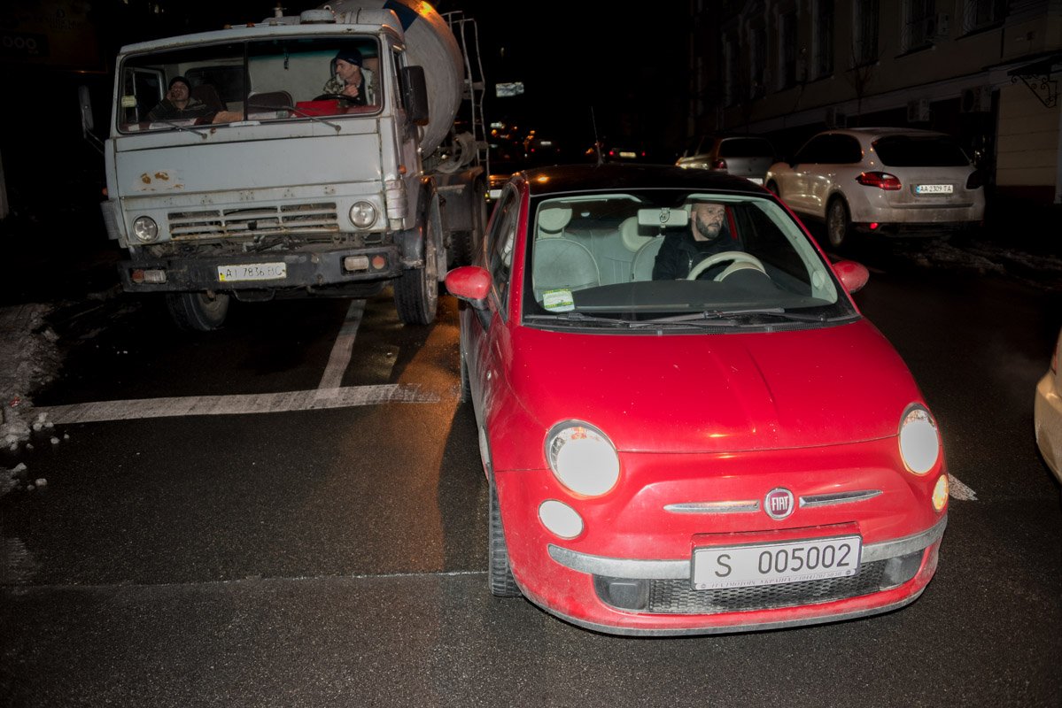 ДТП произошло возле главного управления ГСЧС Украины