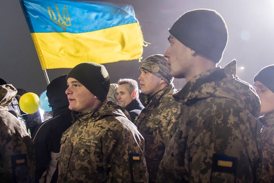 Военные ждут своих собратьев 