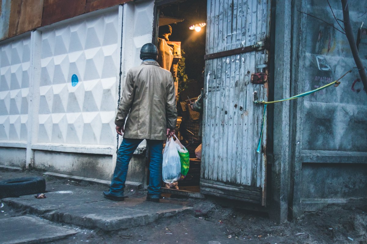 Частый гость пункта приема вторсырья