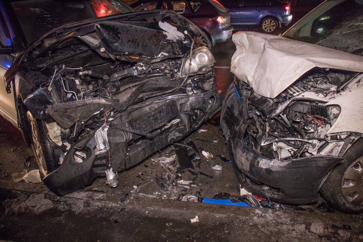 Самые серьезные механические повреждения получили Honda и Volkswagen Самые серьезные механические повреждения получили Honda и Volkswagen