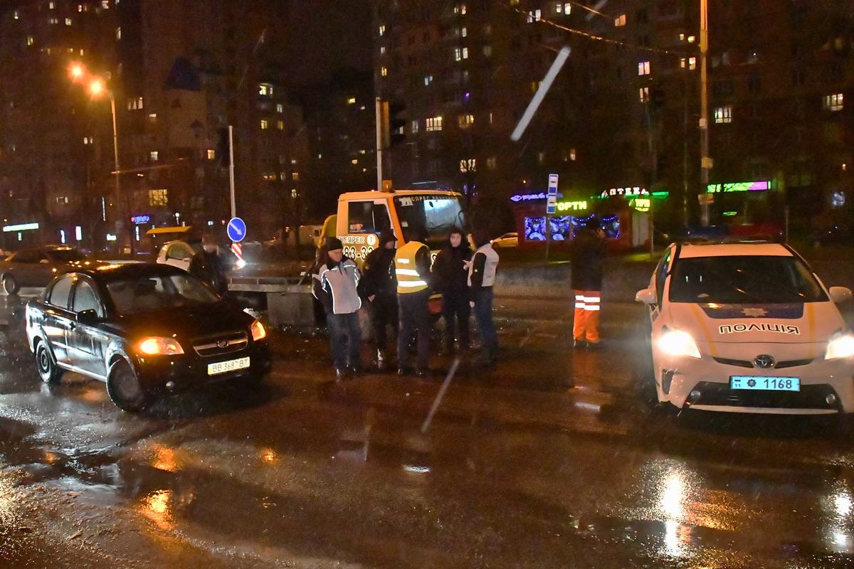 В результате ДТП на проезжей части образовалась небольшая пробка