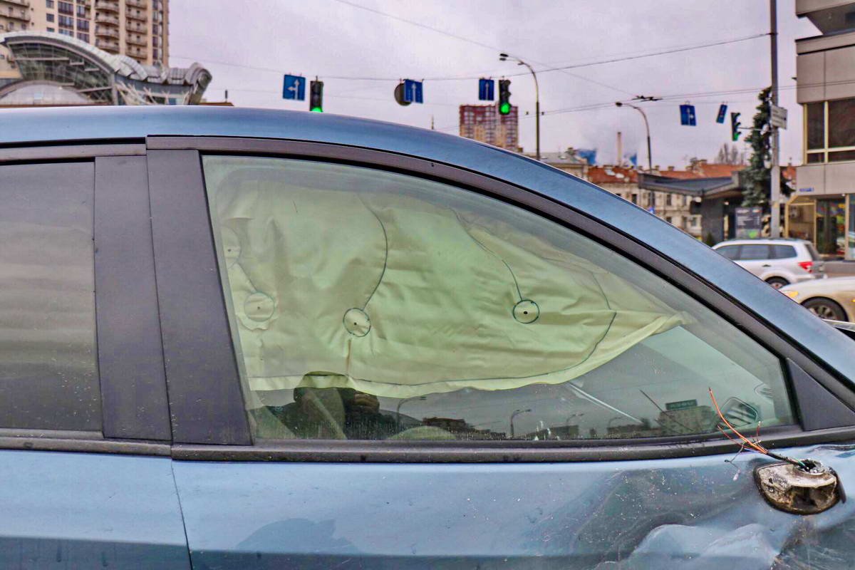 В Mazda сработали подушки безопасности В Mazda сработали подушки безопасности