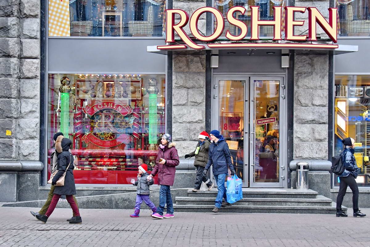 Кто-то новогоднюю речь будет слушать с конфетами Кто-то новогоднюю речь будет слушать с конфетами