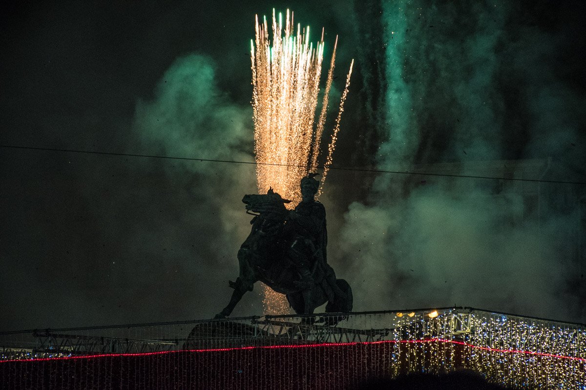 Небо і земля нині... Небо і земля нині...