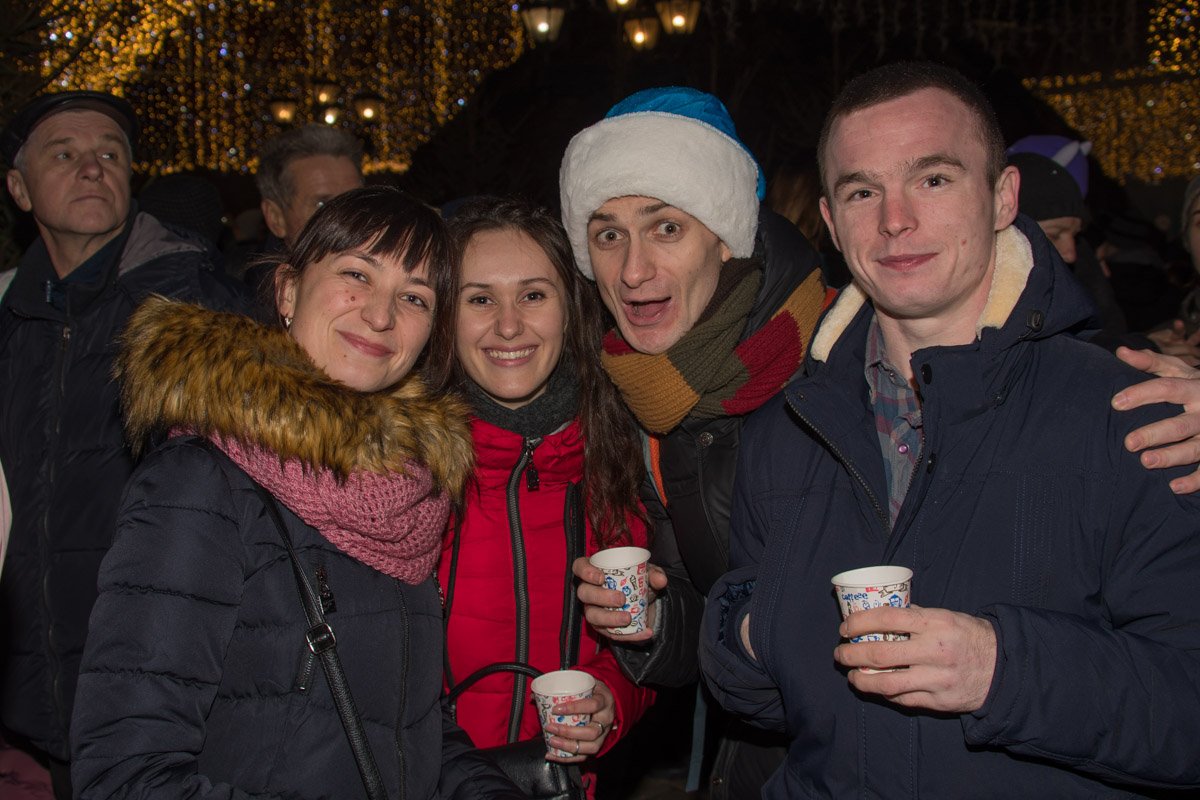 С новым счастьем! С новым счастьем!