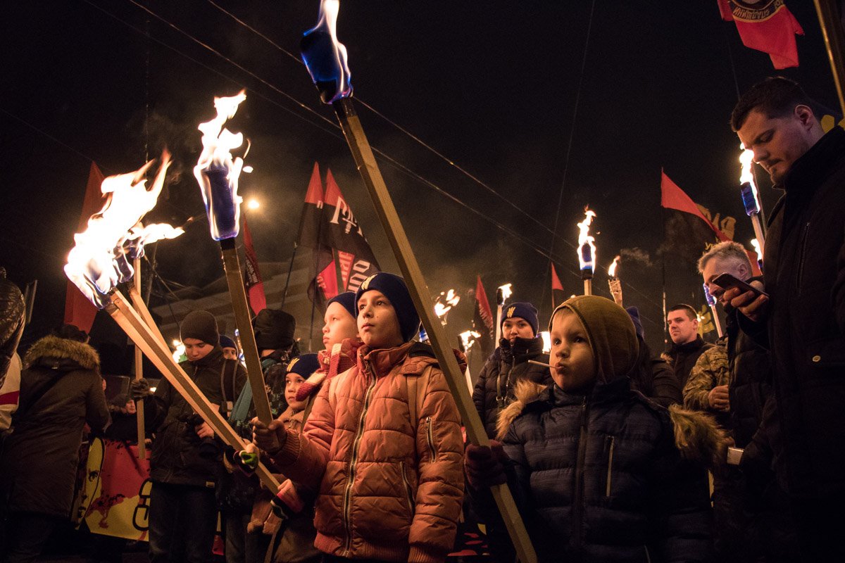 Юные участники шествия Юные участники шествия