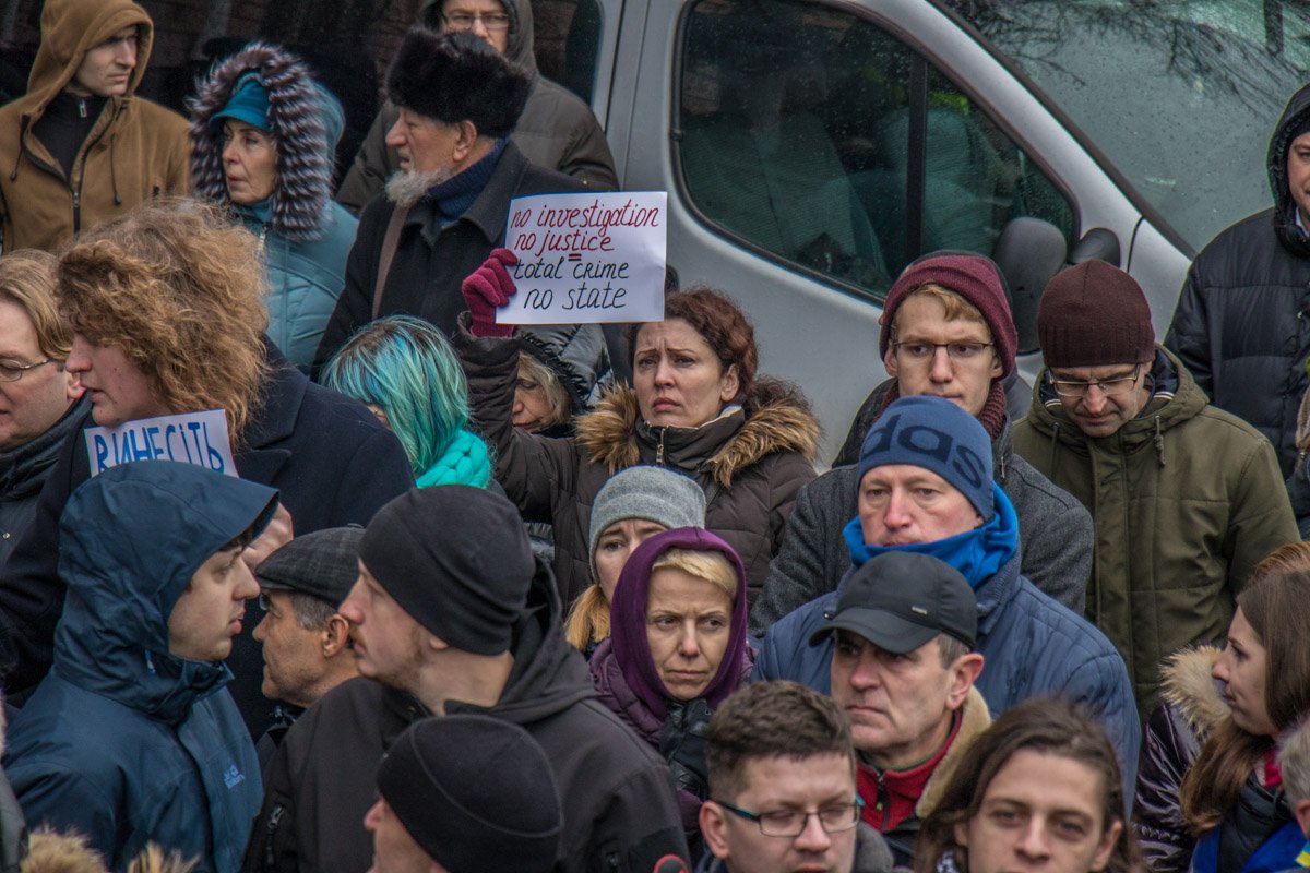 Народ не понимает, почему до сих пор не допросили Россошанского Народ не понимает, почему до сих пор не допросили Россошанского