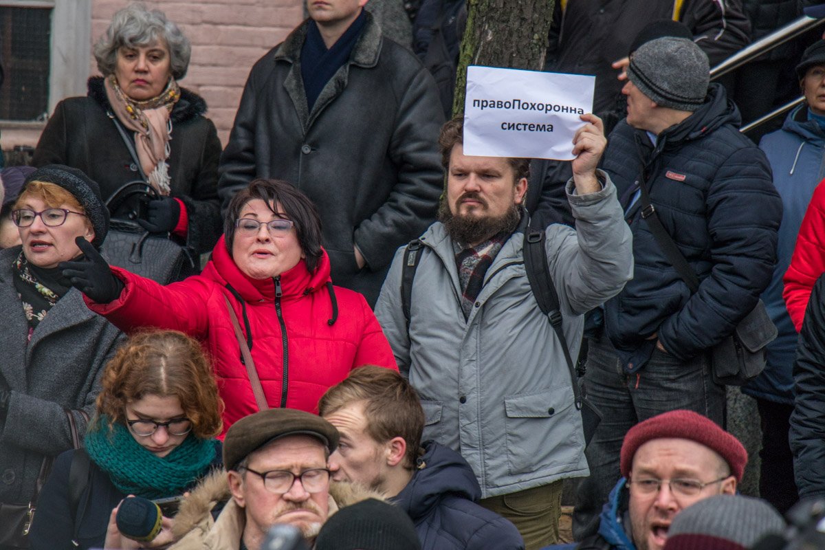 Народ считает, что бывшего возлюбленного допрашивали с нарушениями Народ считает, что бывшего возлюбленного допрашивали с нарушениями