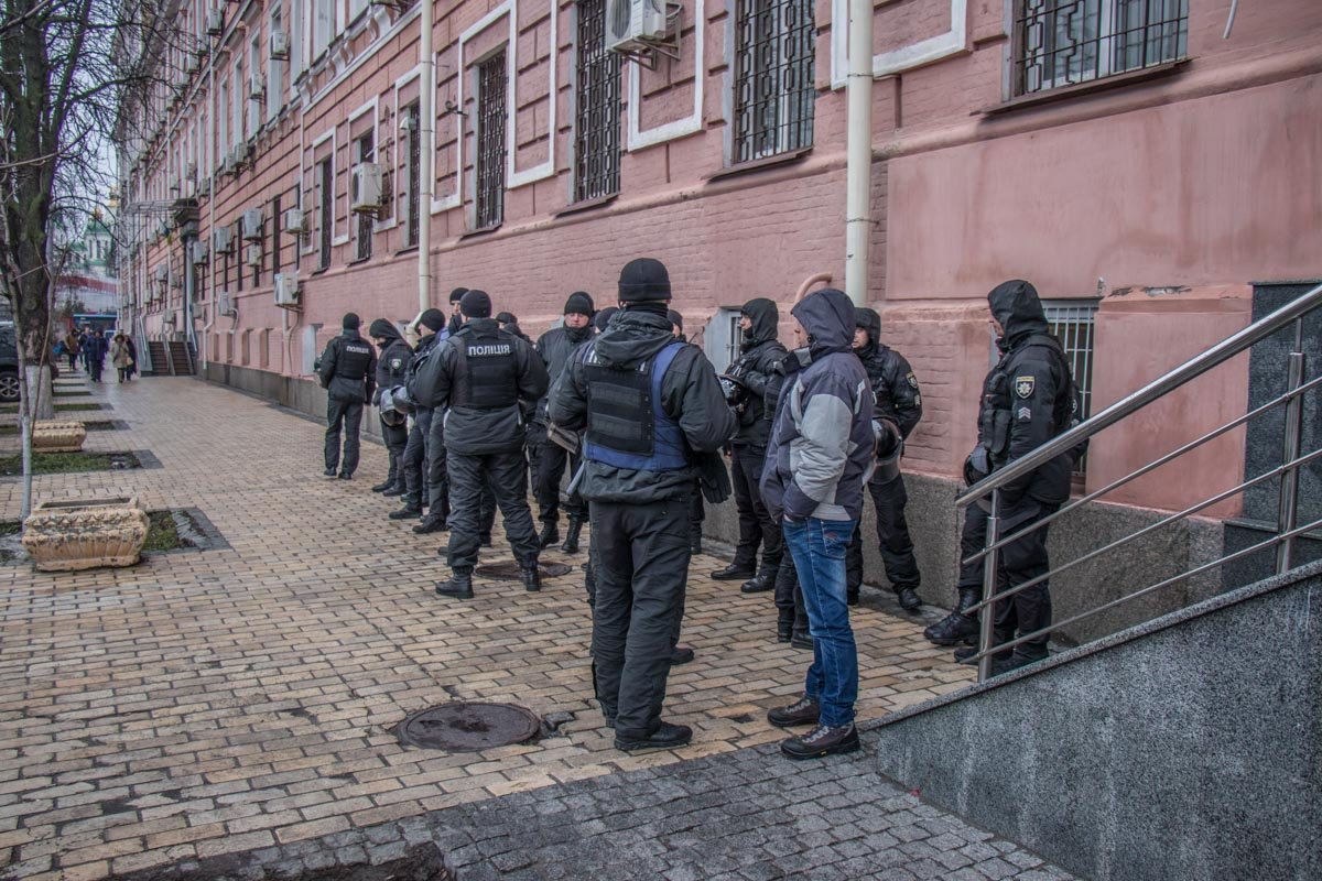 На место прибыл наряд полиции для охраны общественного порядка На место прибыл наряд полиции для охраны общественного порядка