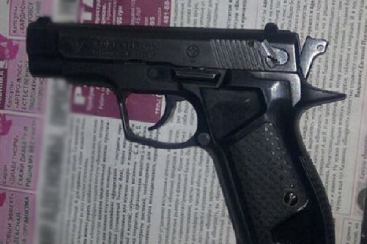 В результате конфликта огнестрельные ранения получили двое мужчин и женщина В результате конфликта огнестрельные ранения получили двое мужчин и женщина