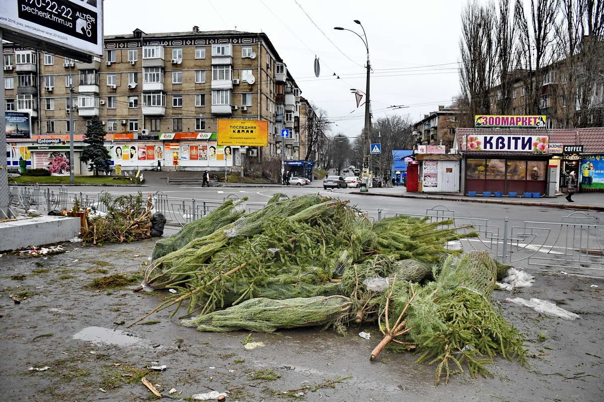 Свалка на площади Космонавтов Свалка на площади Космонавтов