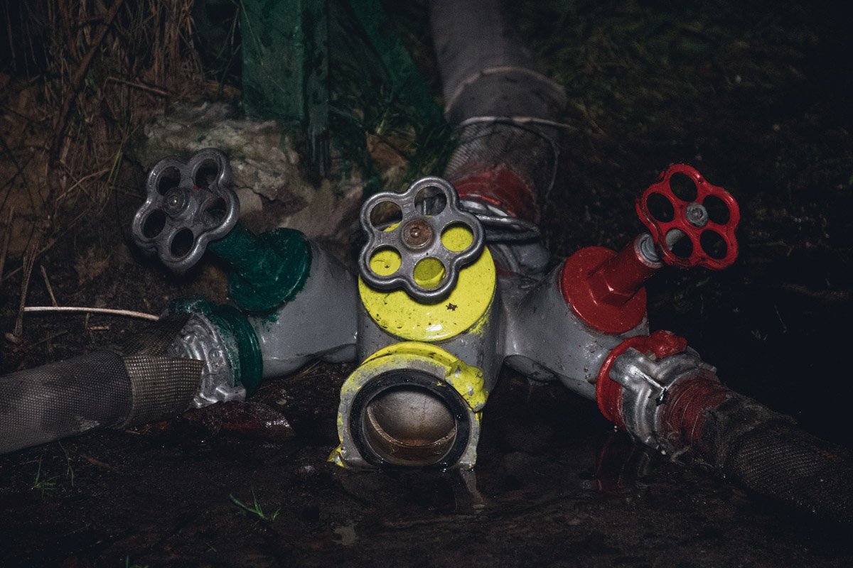 Пожарным удалось справиться с огнем в течение часа Пожарным удалось справиться с огнем в течение часа