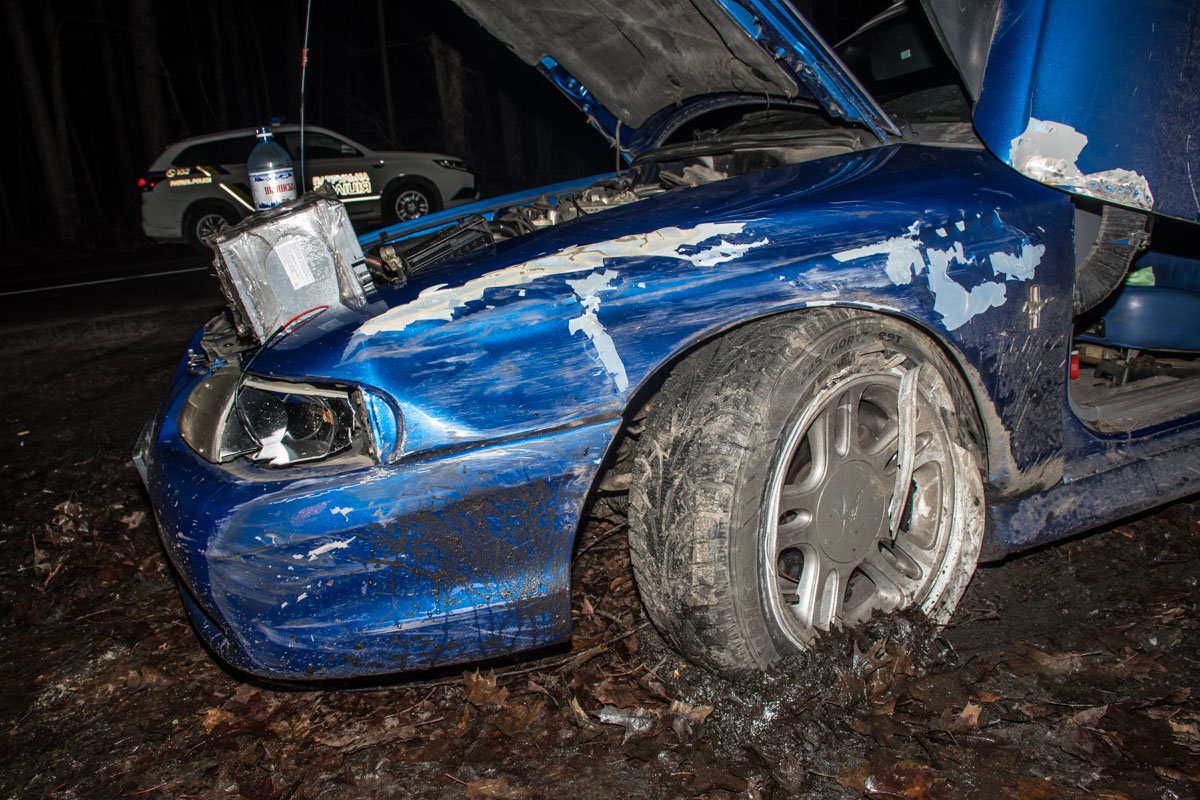 Сейчас в Ford остался лишь пассажир - водителя в состоянии алкогольного опьянения увезла скорая Сейчас в Ford остался лишь пассажир - водителя в состоянии алкогольного опьянения увезла "скорая" width="1200" height="800"><figcaption> Сейчас в Ford остался лишь пассажир - водителя в состоянии алкогольного опьянения увезла "скорая"
</figcaption></figure></p><p>Сейчас на аварийном участке работает полиция и следственно-оперативная группа. Также в Ford находится пассажир. Вину водителя-судьи, который сбил Renault Duster он признает, хотя и отрицает, что тот принимал алкоголь.
</p><p>Напомним, ранее Информатор сообщал о том, что <a href="https://kiev.informator.ua/2018/01/02/v-kieve-mercedes-protaranil-audi-postradali-chetvero-lyudej-v-tom-chisle-rebenok/">в Киеве Mercedes протаранил Audi: пострадали четверо людей, в том числе ребенок.</a>
</p><p></p><p style="text-align: right;"><strong>Ксения Черняева</strong></p>
<p></p><p style="text-align: right;"><strong>Фото, видео: Витольд Явдощук</strong></p></body></html>