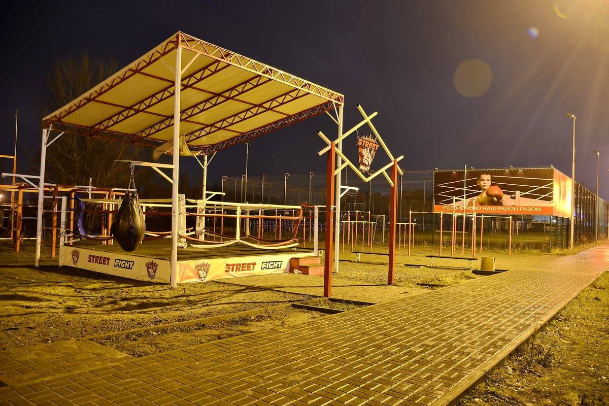 Спортивная площадка пустует 