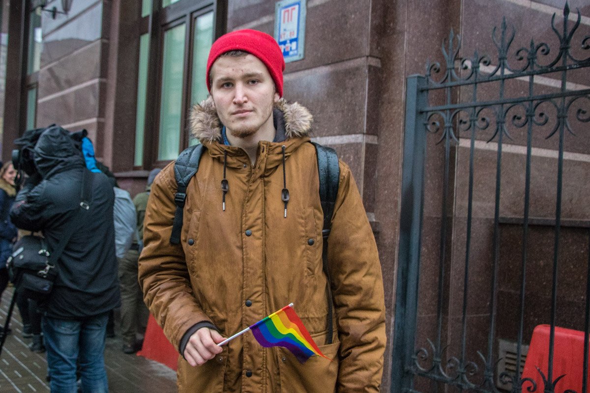 Активист Аарон Джонс отметил, что ему неприятен гомофобный контент телеканала Активист Аарон Джонс отметил, что ему неприятен гомофобный контент телеканала