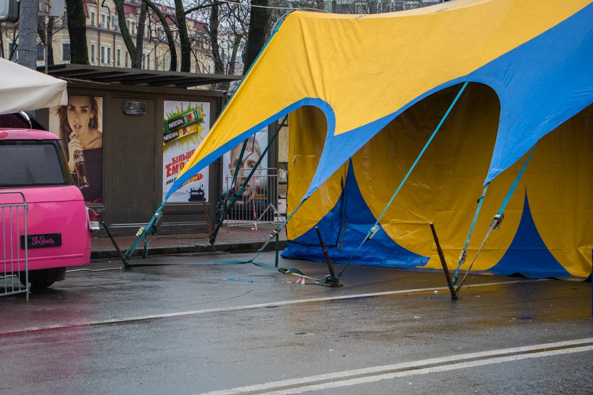 Все расходы по восстановительным ремонтным работам руководство цирка взяло на себя