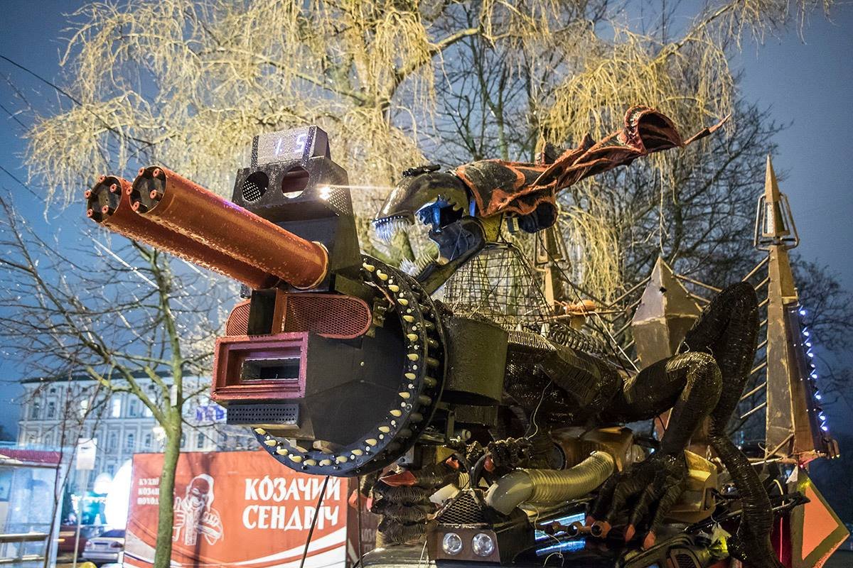 На крыше авто - устрашающий пулемет 