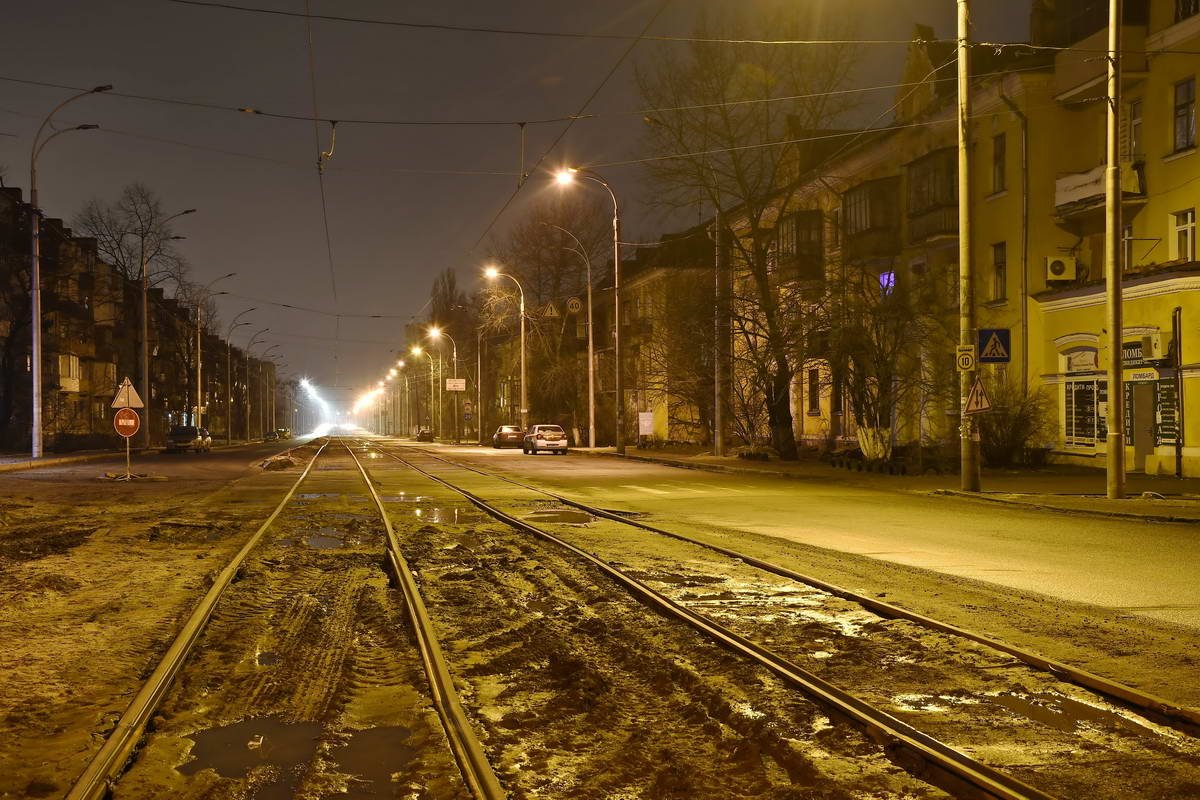 А пока ДВРЗ отдыхает под покровом ночи
