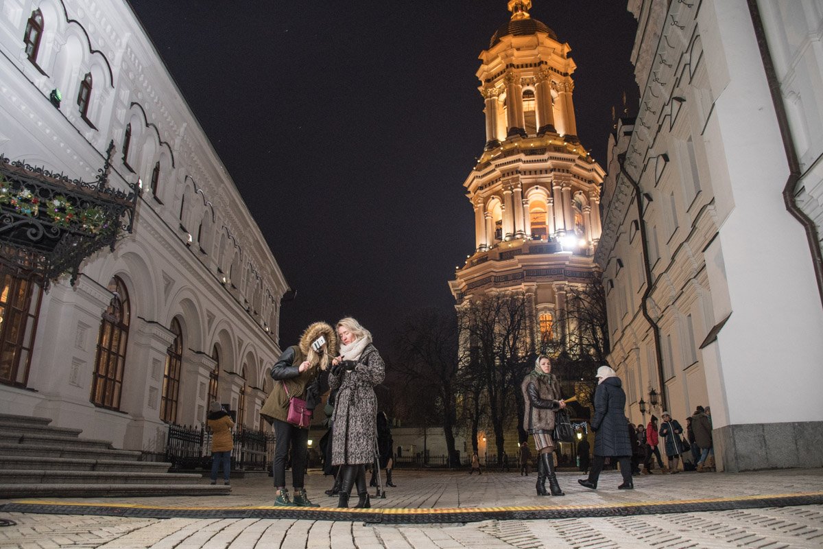 Селфи на фоне колокольни - рождественский тренд