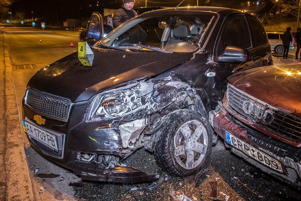 В результате столкновения повреждения получили все машины