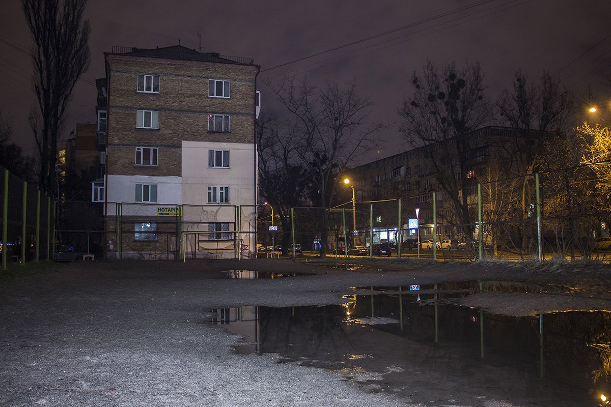 Ночью на улицах совсем пустынно 