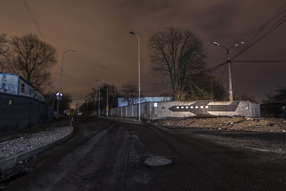 А утром по этой улице вновь будут ездить машины и ходить пешеходы