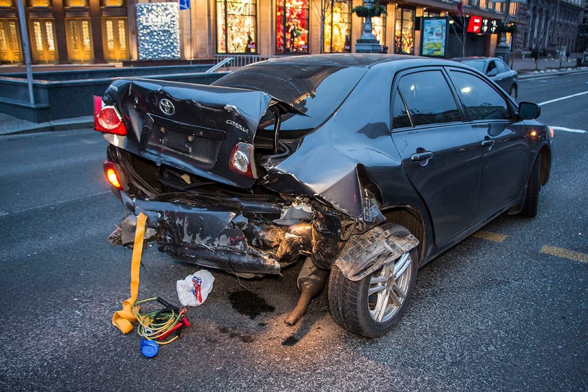 У Toyota повреждена задняя часть