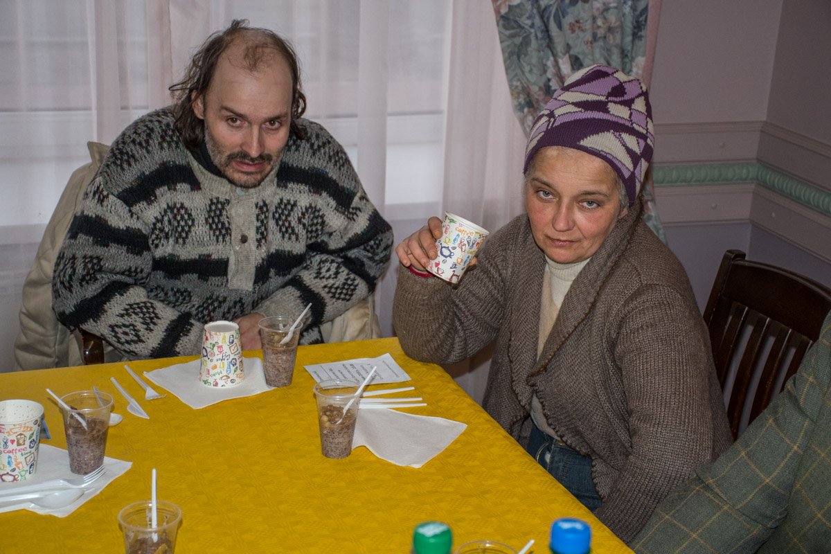 В кругу понимающих тебя людей В кругу понимающих тебя людей