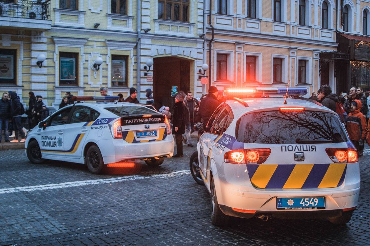 Некоторые авто лавировали по дороге и делали резкие повороты