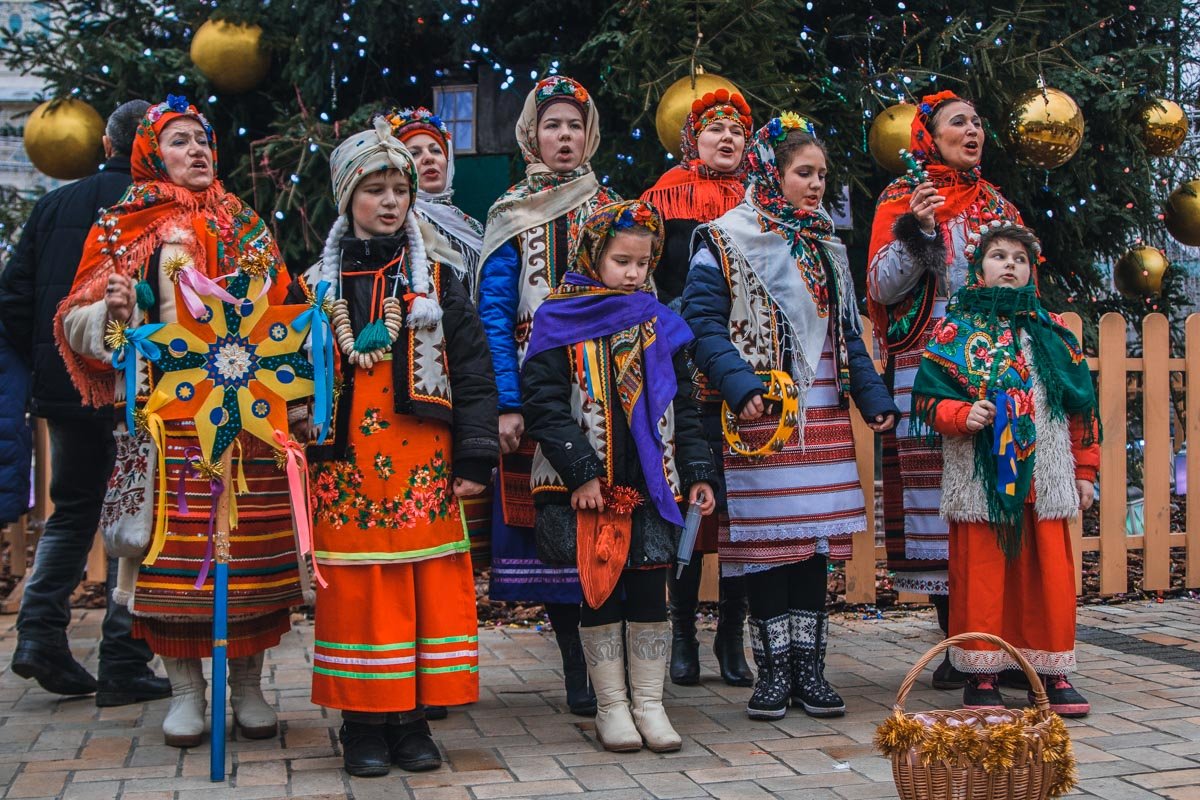 Христос родився, Бог воплотився, ангели співають, царя вітають... Христос родився, Бог воплотився, ангели співають, царя вітають...