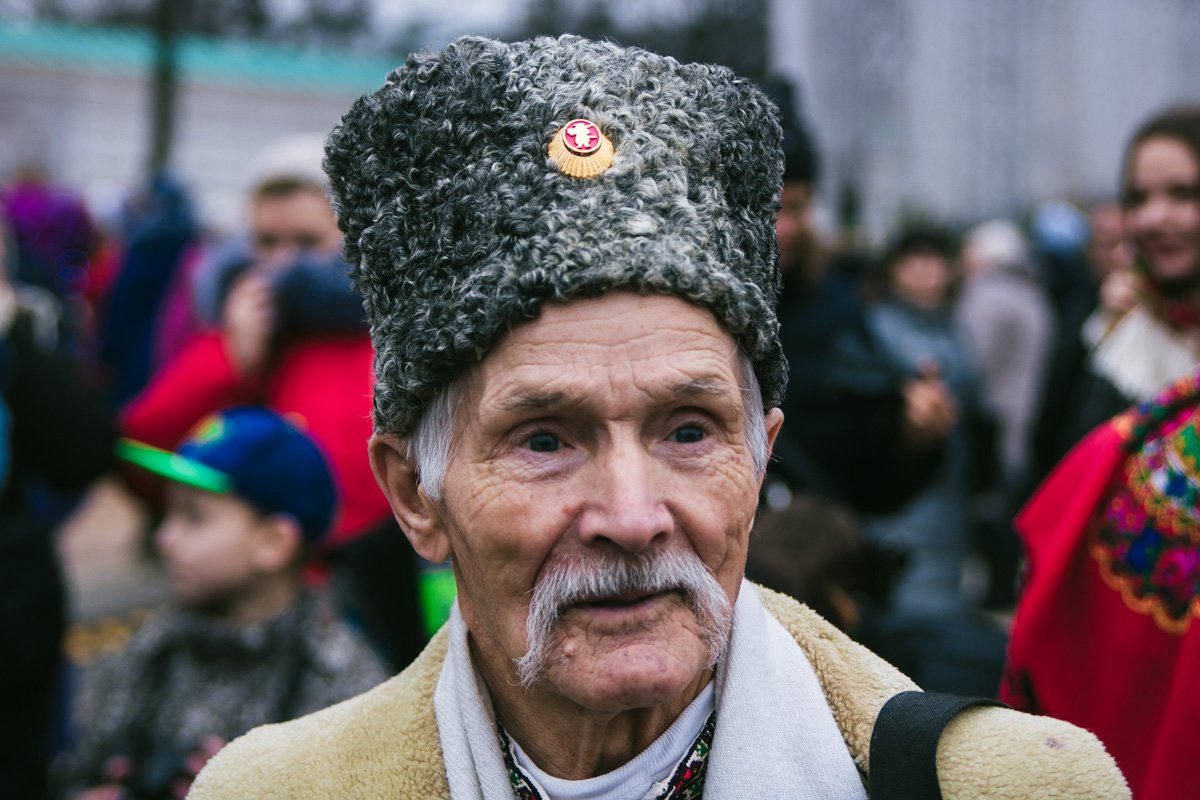 Среди колядников люди всех возрастов Среди колядников люди разных возрастов