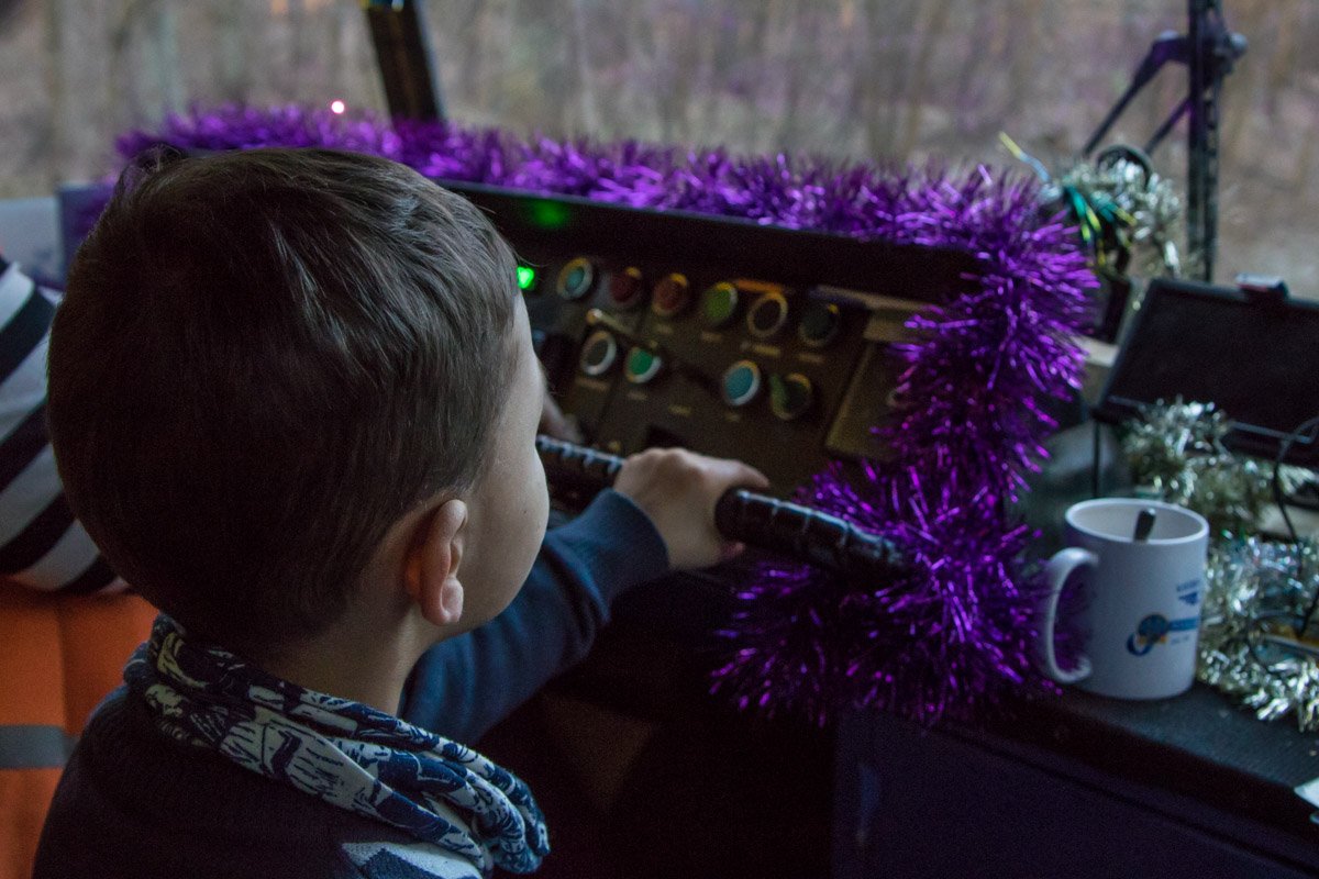 Юный пассажир попробовал себя в роли водителя трамвая
