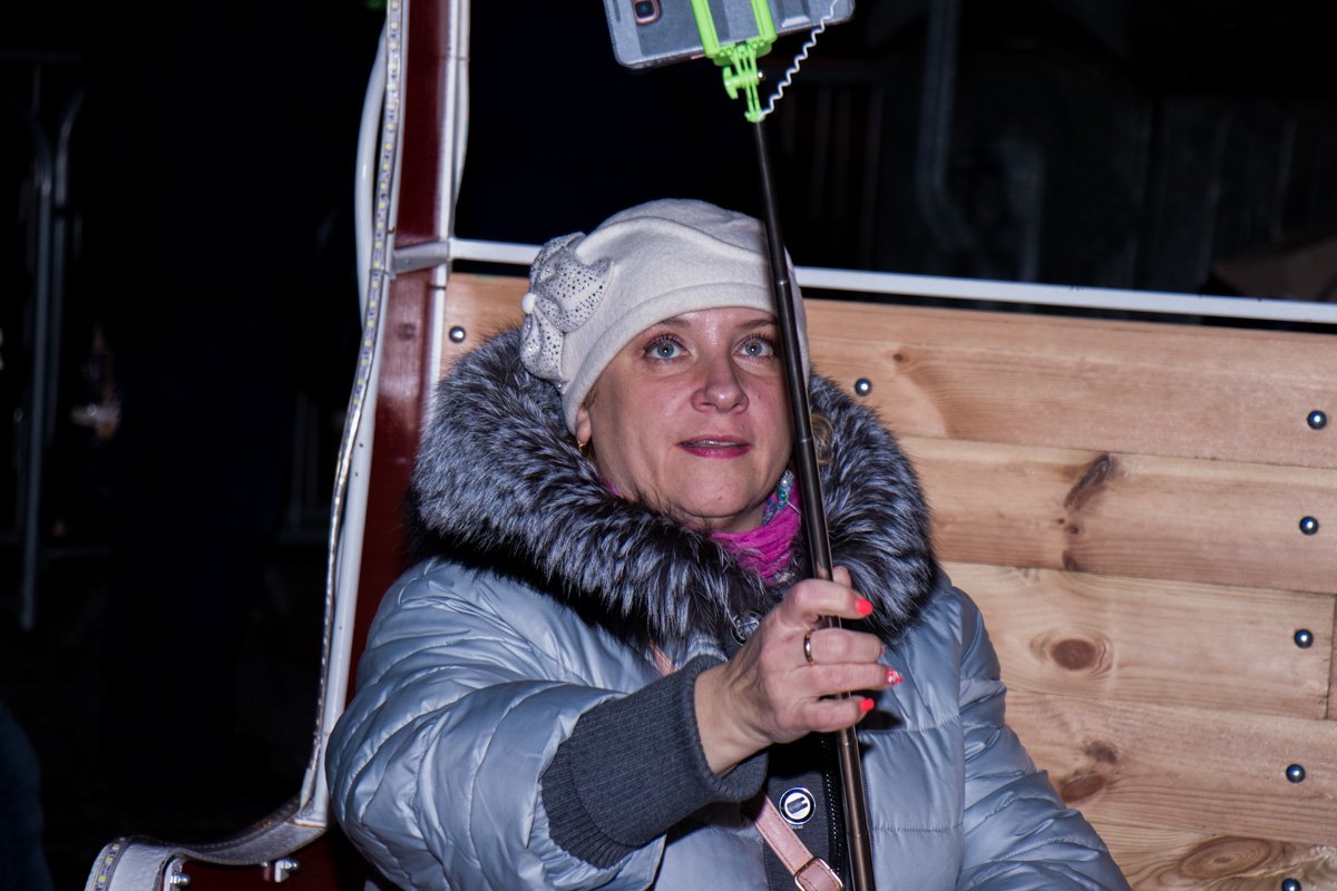 Многие делали фото на площади Многие делали фото на площади