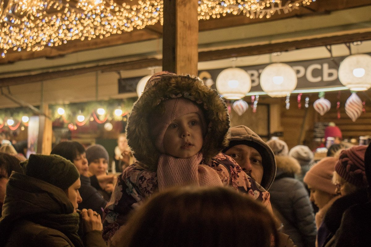 Деткам понравилась атмосфера праздника на Софийской площади Деткам понравилась атмосфера праздника на Софийской площади