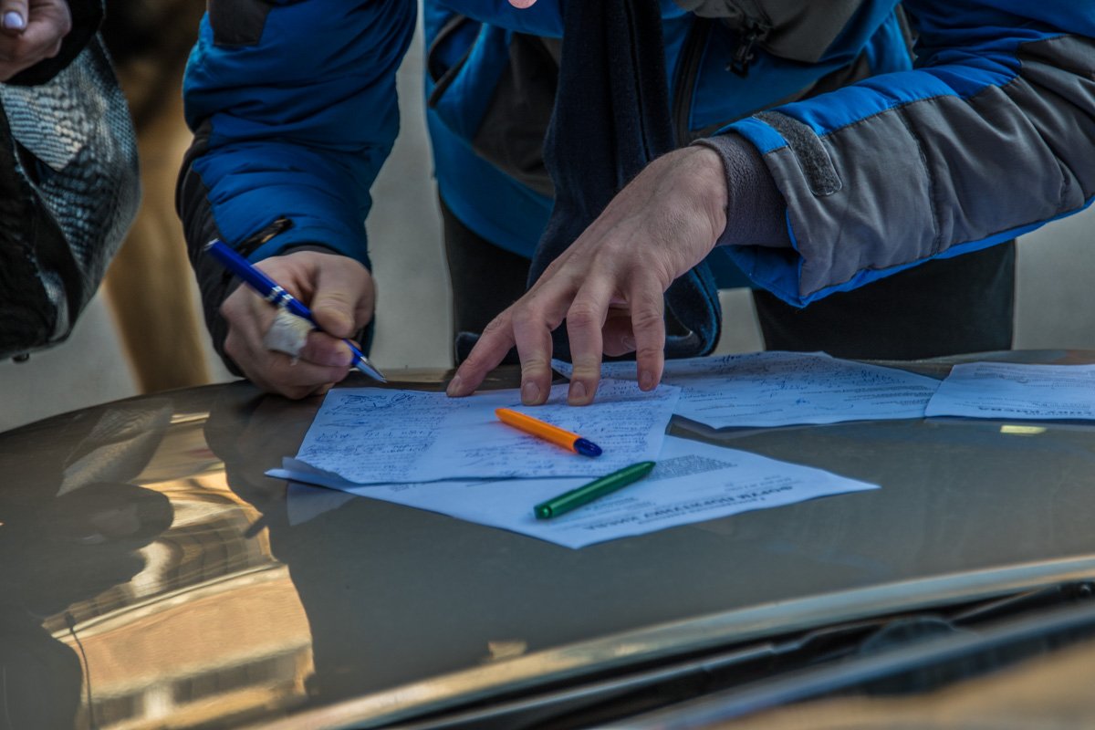 Активисты пишут коллективное обращение прокурору Святошинской районной прокуратуры Активисты пишут коллективное обращение прокурору Святошинской районной прокуратуры