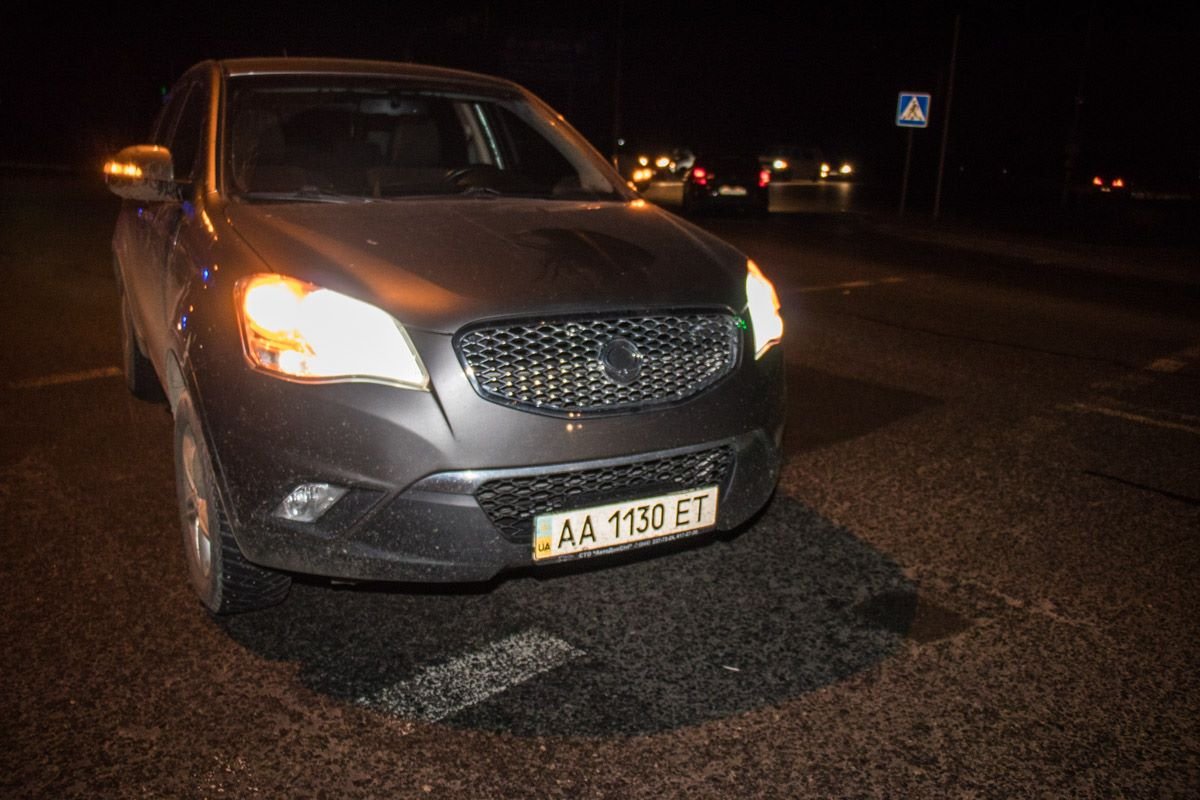 Пассажиры авто уверяют, пешеходам светофор "показывал" красный