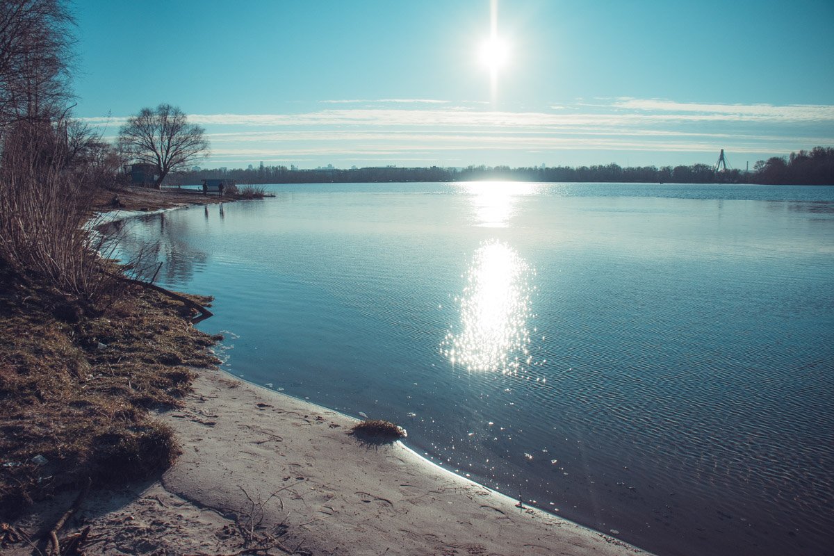 Когда солнце отражается в воде - это выглядит особенно романтично 