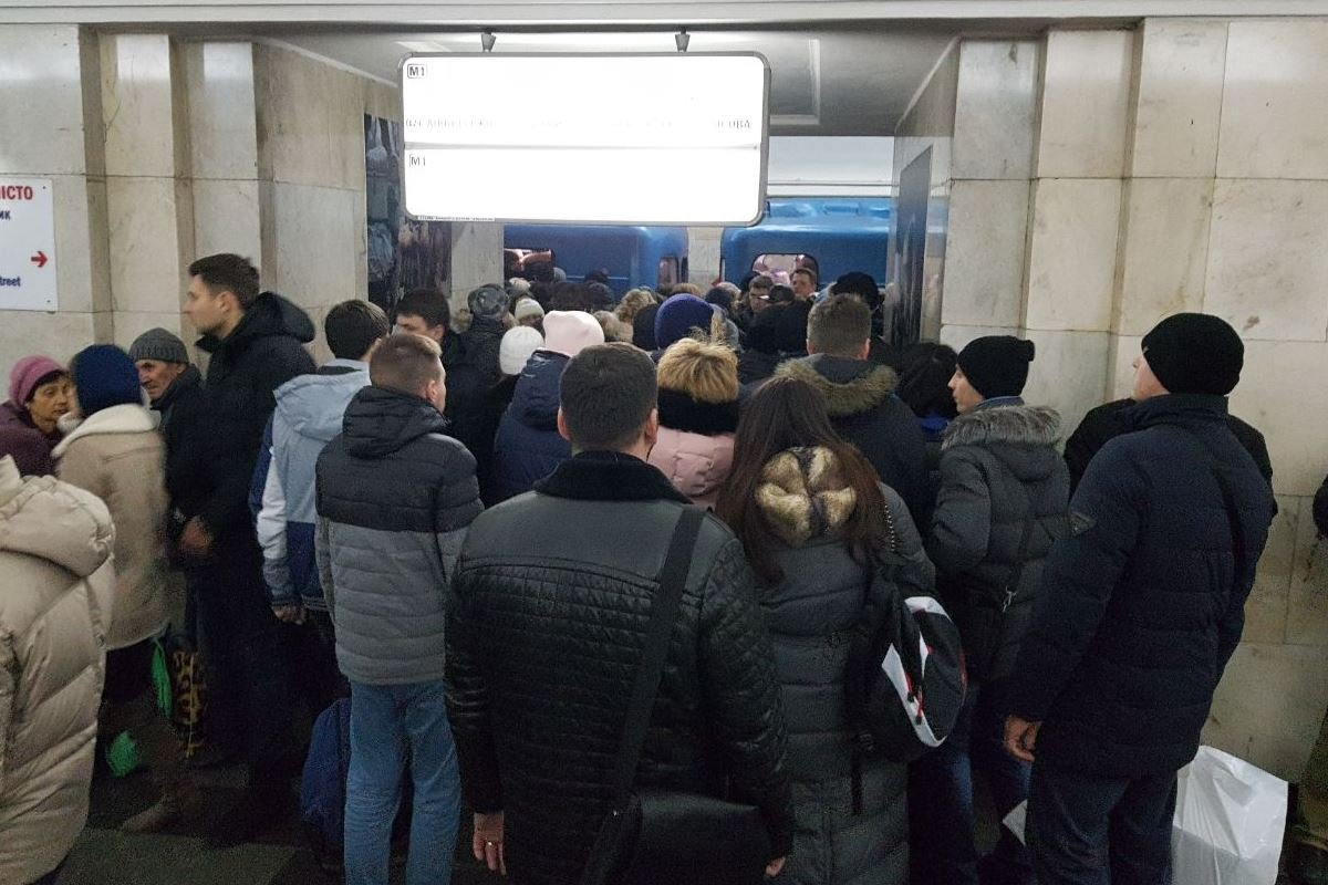 В сторону "Левобережной" уехать сложно В сторону "Левобережной" уехать сложно