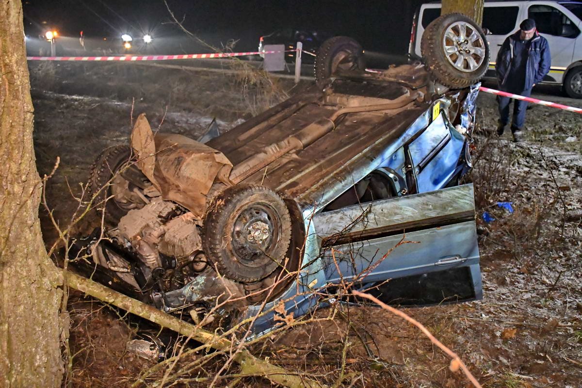 Сейчас на месте ДТП работает полиция и СОГ