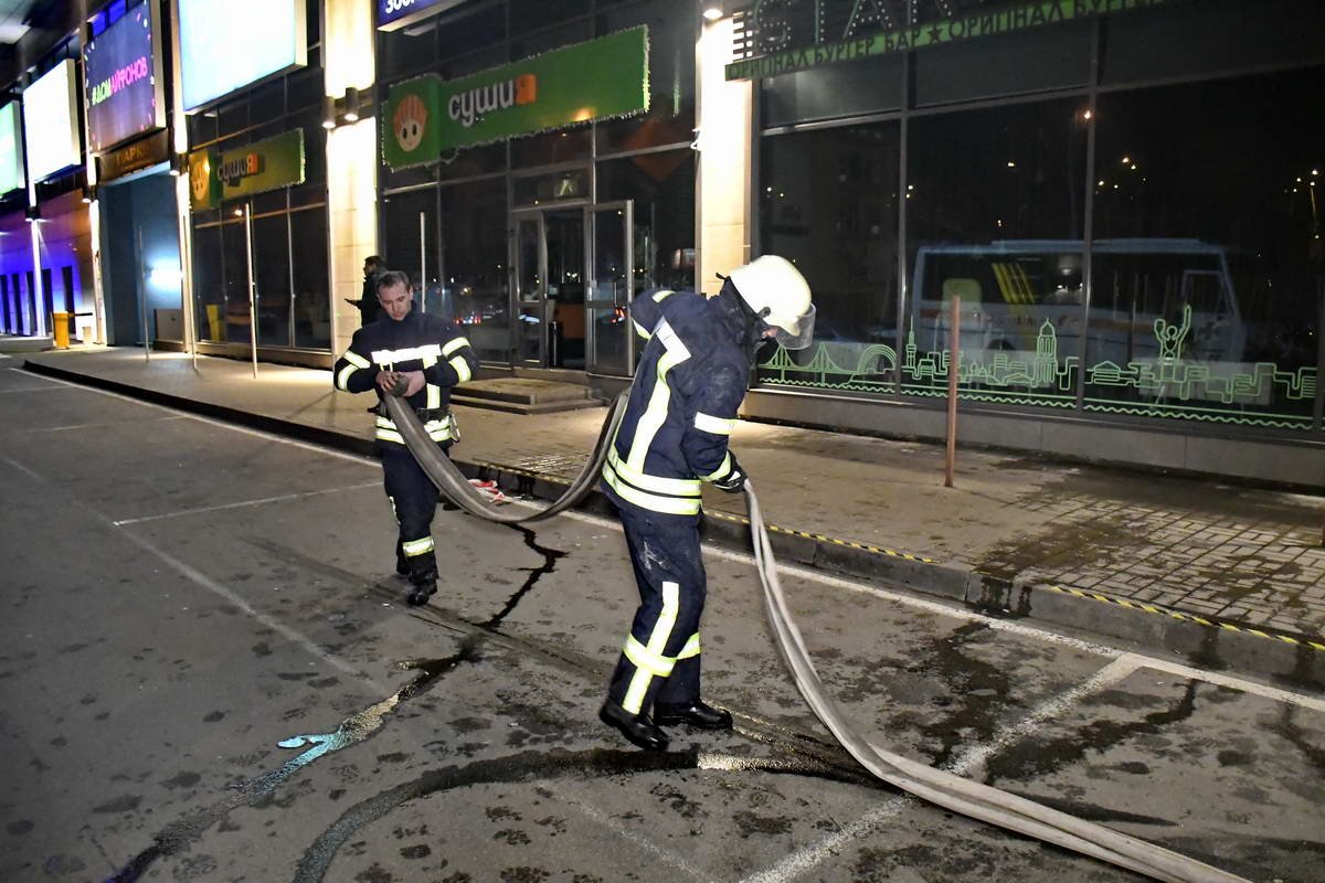 Пожарным удалось ликвидировать возгорание уже в 23:20 Пожарным удалось ликвидировать возгорание уже в 23:20