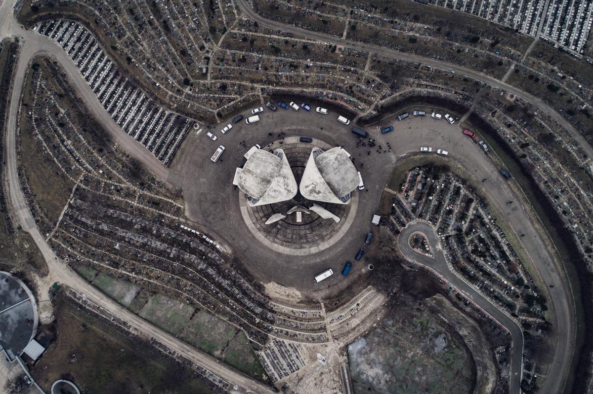 Затейливое сочетание линий и человеческих судеб