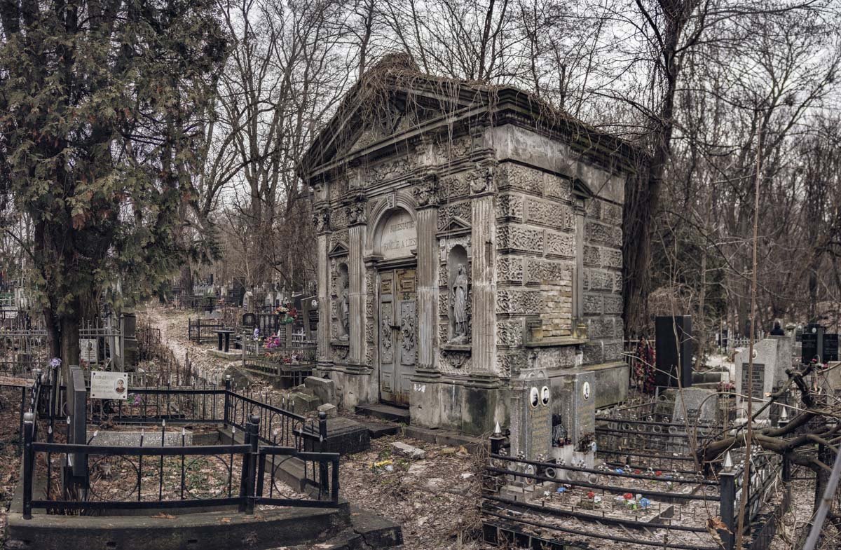 Бог здесь был, но надолго не задержался