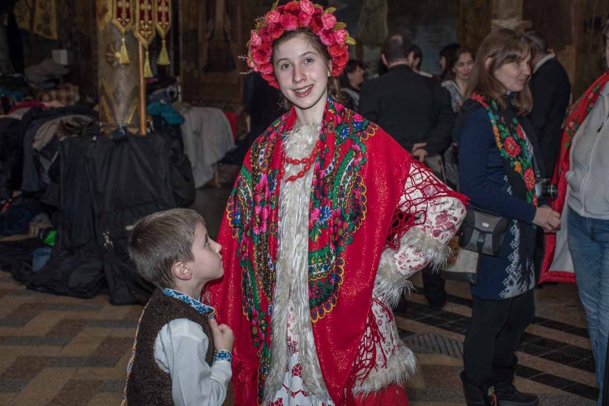 В ярких костюмах на праздник