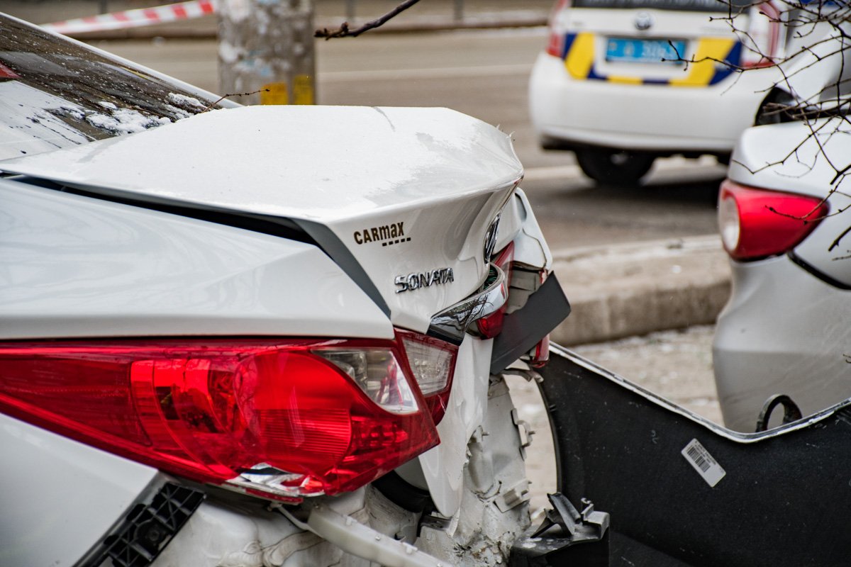 На месте работают патрульные и следователь