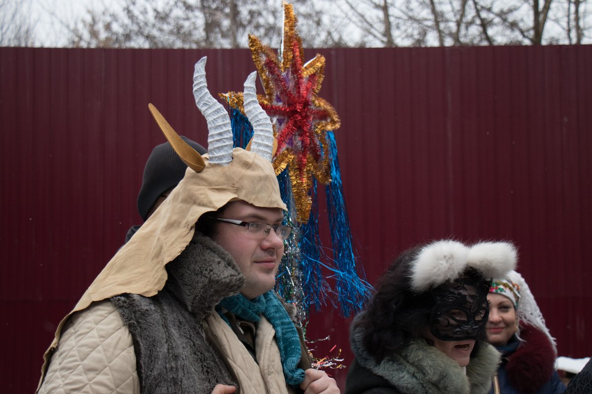 Коза - традиционный обрядовый элемент празднования Старого Нового года Коза - традиционный обрядовый элемент празднования Старого Нового года