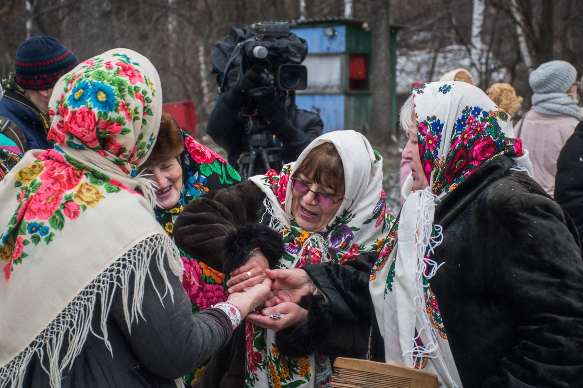 А по руке погадать?
