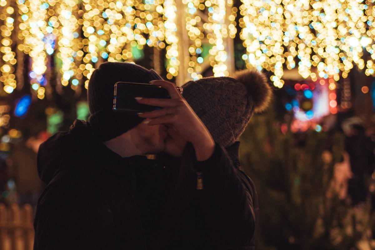 Люди на Софийской площади времени зря не теряют Люди на Софийской площади времени зря не теряют