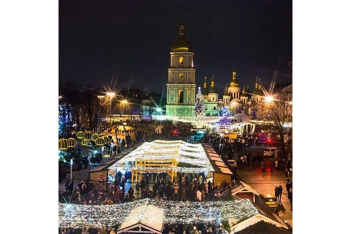 Праздничная Софийская площадь, фото: mysokol Праздничная Софийская площадь, фото: mysokol