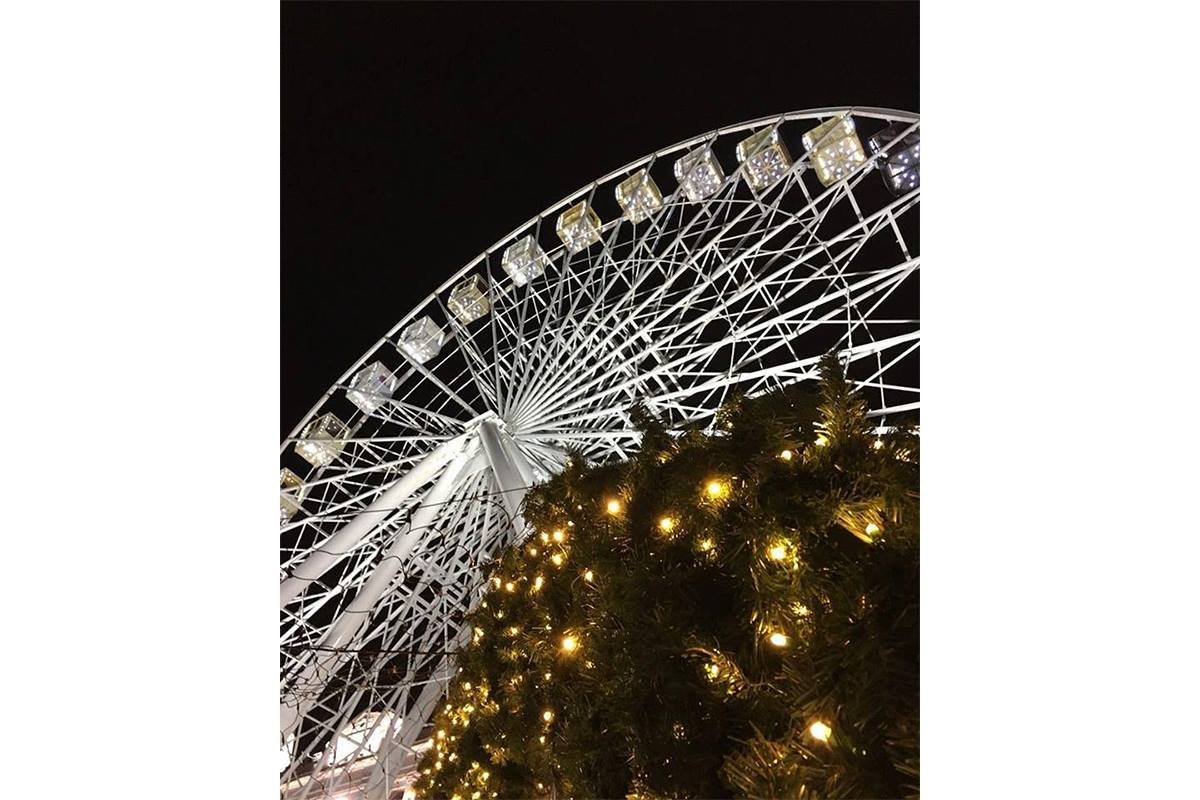 Колесо обозрения возле Михайловского собора в Киеве, фото: k_o_t_y_a_r_a_6_9_ Колесо обозрения возле Михайловского собора в Киеве, фото: k_o_t_y_a_r_a_6_9_